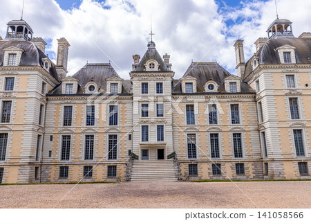 Castle of Cheverny, Loire valley, France Castle of Cheverny, Loire valley, France 141058566