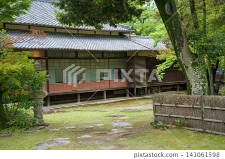 傳統的日本庭園與建築 傳統的日本庭園與建築 141061598