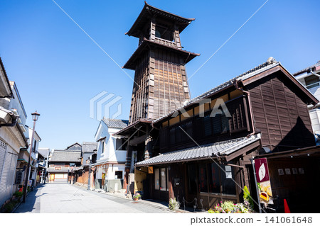 【小江戶川越】清晨,復古的街景,傳統的倉庫,還有時之鐘。 【小江戶川越】清晨,復古的街景,傳統的倉庫,還有時之鐘。 141061648
