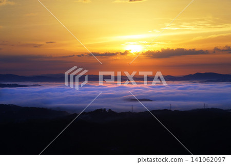 雲海與日出 54:45 雲海與日出 54:45 141062097