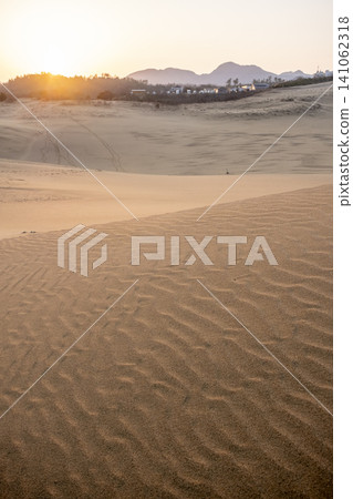 Dawn at the Tottori Sand Dunes Dawn at the Tottori Sand Dunes 141062318