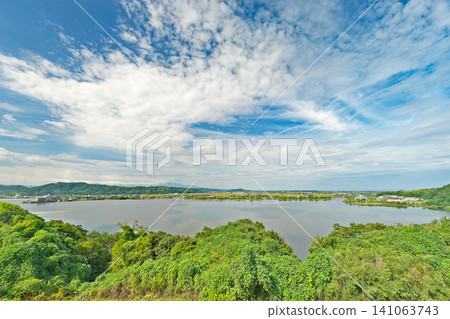 [Lake Togo from Izumoyama Observatory] Miyauchi, Yurihama-cho, Tottori Prefecture 141063743