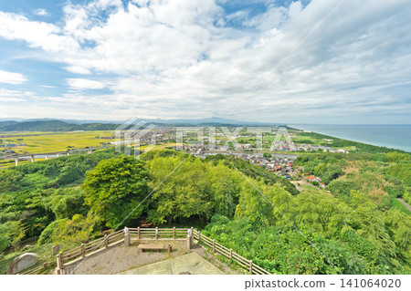[View from the Hawaii Fudoki Museum (Observatory)] Kamihashizu, Yurihama Town, Tottori Prefecture 141064020