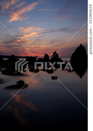 美麗的海灘日出 美麗的海灘日出 141064629
