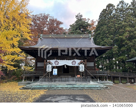 This is the worship hall of Aomori Prefectural Gokoku Shrine, located within Hirosaki Park in Hirosaki City, Aomori Prefecture. This is the worship hall of Aomori Prefectural Gokoku Shrine, located within Hirosaki Park in Hirosaki City, Aomori Prefecture. 141065000