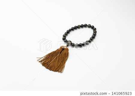 念珠(與葬禮、守靈、喪服以及婚禮和葬禮等正式場合相關的圖像) 念珠(與葬禮、守靈、喪服以及婚禮和葬禮等正式場合相關的圖像) 141065923