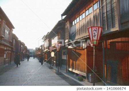 A quiet street in Higashi Chaya district, lined with charming wooden houses and lanterns. 141066674