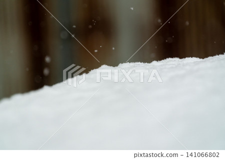 積雪 下雪 雪 141066802