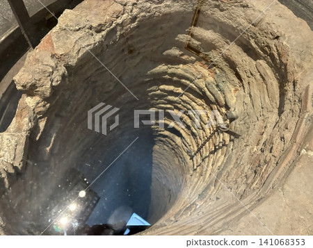 西班牙馬德里聖伊西德羅博物館的奇蹟井 西班牙馬德里聖伊西德羅博物館的奇蹟井 141068353