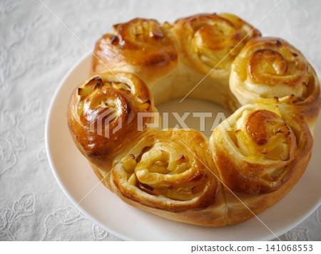 Apple Ring Bread Apple Ring Bread 141068553