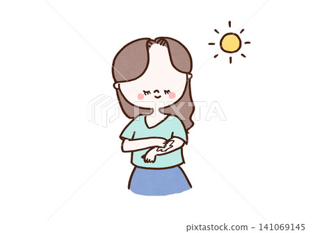 一名女子在手臂上塗抹防曬霜以防止曬傷(紫外線防護)。 一名女子在手臂上塗抹防曬霜以防止曬傷(紫外線防護)。 141069145