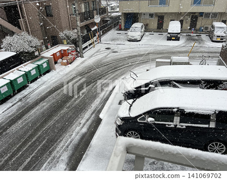 積雪 下雪 雪 141069702