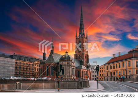 Riddarholmen Church at Sunset in Gamla Stan Riddarholmen Church at Sunset in Gamla Stan 141070106
