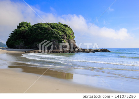Summer sea and beautiful sandy beach at Torupa Coast, Satsumasendai City, Kagoshima Prefecture, East China Sea Summer sea and beautiful sandy beach at Torupa Coast, Satsumasendai City, Kagoshima Prefecture, East China Sea 141073280