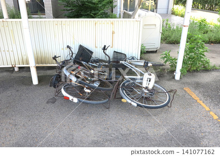 Abandoned bicycles: Manners and morals Abandoned bicycles: Manners and morals 141077162
