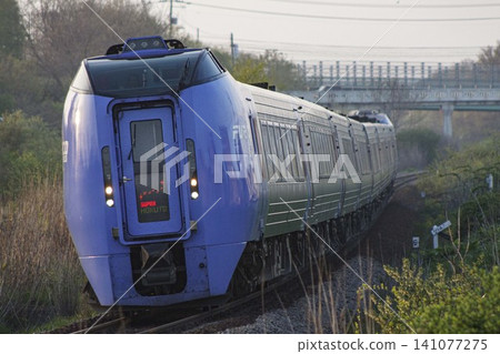 Trains running between Ōnakayama Station and Kikyō Station on the JR Hakodate Main Line Trains running between Ōnakayama Station and Kikyō Station on the JR Hakodate Main Line 141077275