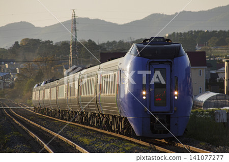 Trains running between Ōnakayama Station and Kikyō Station on the JR Hakodate Main Line Trains running between Ōnakayama Station and Kikyō Station on the JR Hakodate Main Line 141077277