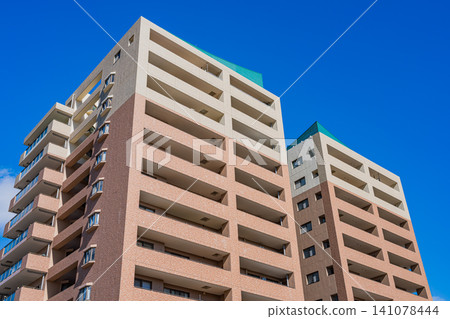 Mansion that rises in the blue sky Mansion that rises in the blue sky 141078444