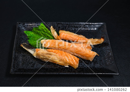 Salt-grilled Atlantic salmon, grilled salmon belly Salt-grilled Atlantic salmon, grilled salmon belly 141080262