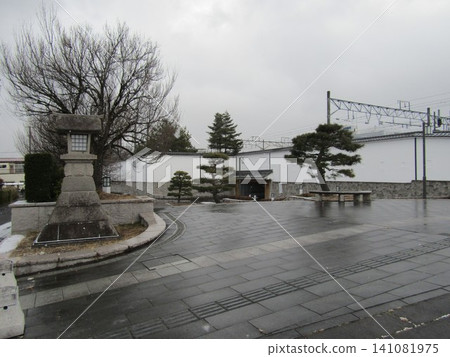 福島縣白石站附近冬季的雪景。 福島縣白石站附近冬季的雪景。 141081975