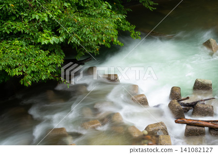 Scenery of the upper reaches of the river Scenery of the upper reaches of the river 141082127