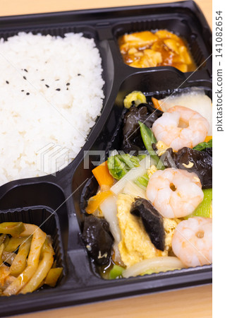 Delicious stir-fried shrimp with salt Chinese bento box Delicious stir-fried shrimp with salt Chinese bento box 141082654