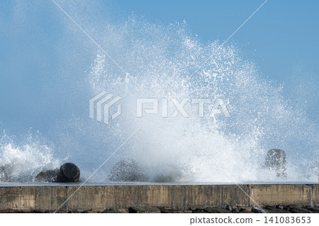 Waves crashing against a breakwater in Chiba Prefecture Waves crashing against a breakwater in Chiba Prefecture 141083653
