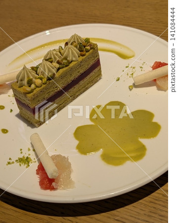 Pistachio cake Pistachio cake 141084444