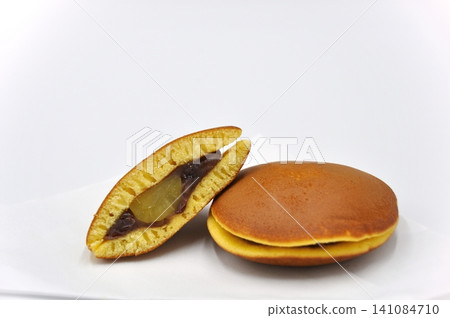 Dorayaki dessert Dorayaki dessert 141084710