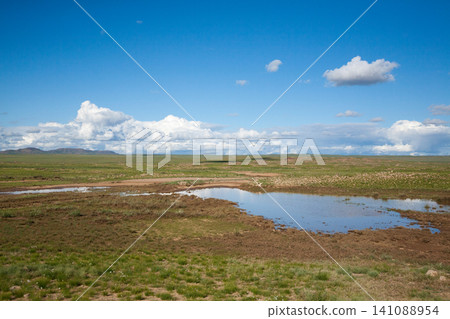 Mongolian steppe, Gobi desert landscape, Mongolia Mongolian steppe, Gobi desert landscape, Mongolia 141088954