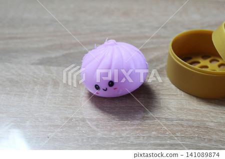 Anti-stress pink dumpling toy squishy 141089874