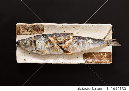 Salt-grilled herring from Hokkaido Salt-grilled herring from Hokkaido 141090180