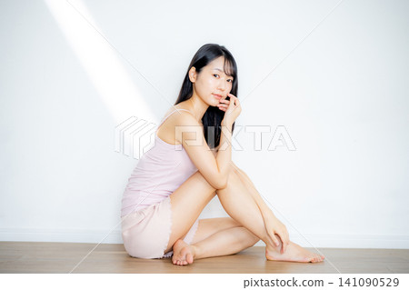 Woman hair removal image Woman hair removal image 141090529