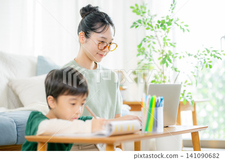 小學生學習與職業母親 141090682