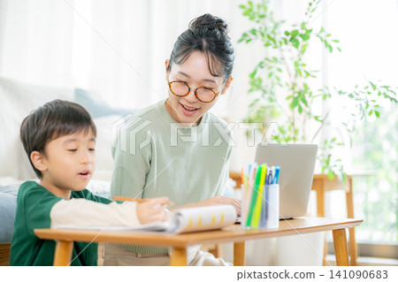小學生學習與職業母親 141090683
