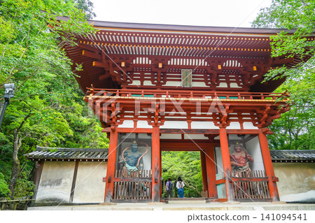 Niomon Gate at the entrance of Murō-ji Temple in Uda City, Nara Prefecture, where the fresh greenery is beautiful. Niomon Gate at the entrance of Murō-ji Temple in Uda City, Nara Prefecture, where the fresh greenery is beautiful. 141094541