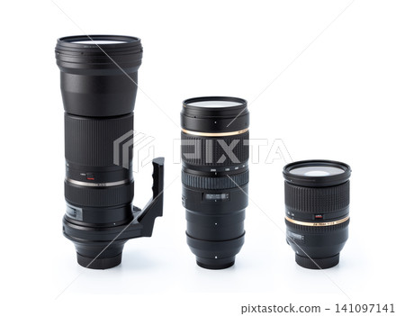 Multiple telephoto lenses, wide-angle lenses, medium telephoto lenses, super telephoto lenses, white background Multiple telephoto lenses, wide-angle lenses, medium telephoto lenses, super telephoto lenses, white background 141097141