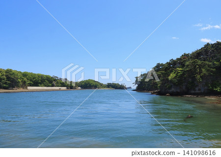 Wanigafuchi, Kanpusawa Island (Shiogama City, Miyagi Prefecture) Wanigafuchi, Kanpusawa Island (Shiogama City, Miyagi Prefecture) 141098616