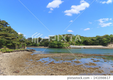 Wanigafuchi, Kanpusawa Island (Shiogama City, Miyagi Prefecture) Wanigafuchi, Kanpusawa Island (Shiogama City, Miyagi Prefecture) 141098617