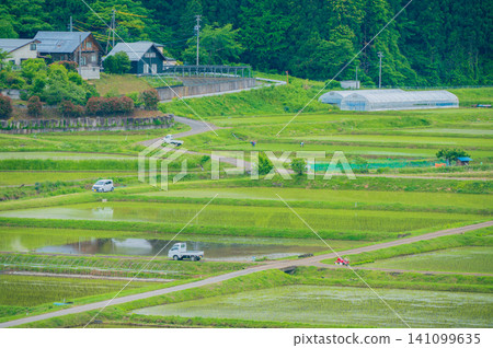 A rural landscape in a certain farming village [Nagano Prefecture] 141099635