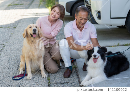 A road trip with a senior couple and their two dogs A road trip with a senior couple and their two dogs 141100922