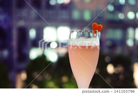 Dating at a trendy bar Dating at a trendy bar 141103796