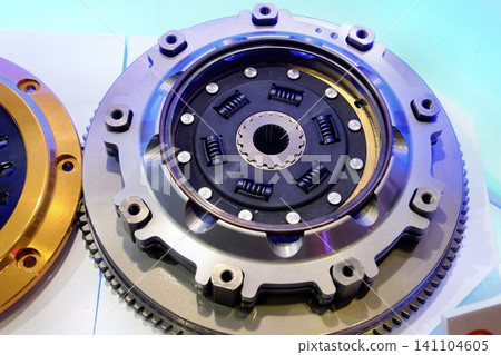 Featuring metal materials as friction elements... 'Metal Twin Clutch' and 'Lightweight Flywheel' Featuring metal materials as friction elements... 'Metal Twin Clutch' and 'Lightweight Flywheel' 141104605