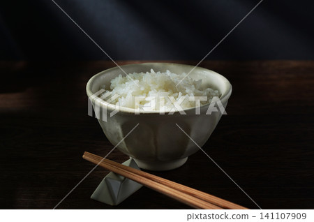 一碗白飯。 一碗白飯。 141107909