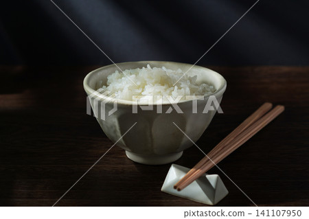 一碗白飯。 一碗白飯。 141107950