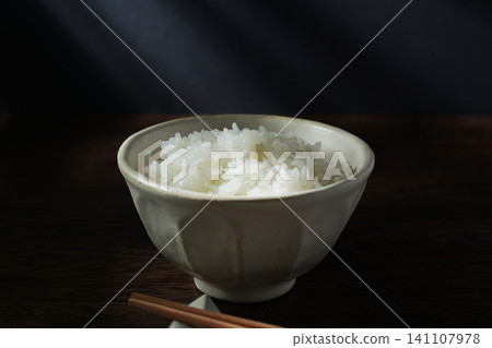 一碗白飯。 一碗白飯。 141107978