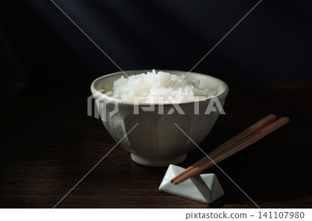 一碗白飯。 一碗白飯。 141107980