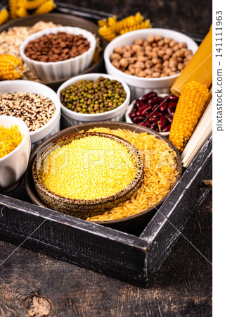 Different sources of carbs in food Different sources of carbs in food 141111963
