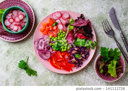 Ketogenic bowl with vegetables and salmon Ketogenic bowl with vegetables and salmon 141112726