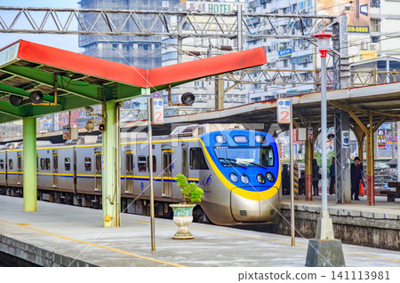 Streetscape of Taiwan in 2015: Zhongli Station Streetscape of Taiwan in 2015: Zhongli Station 141113981